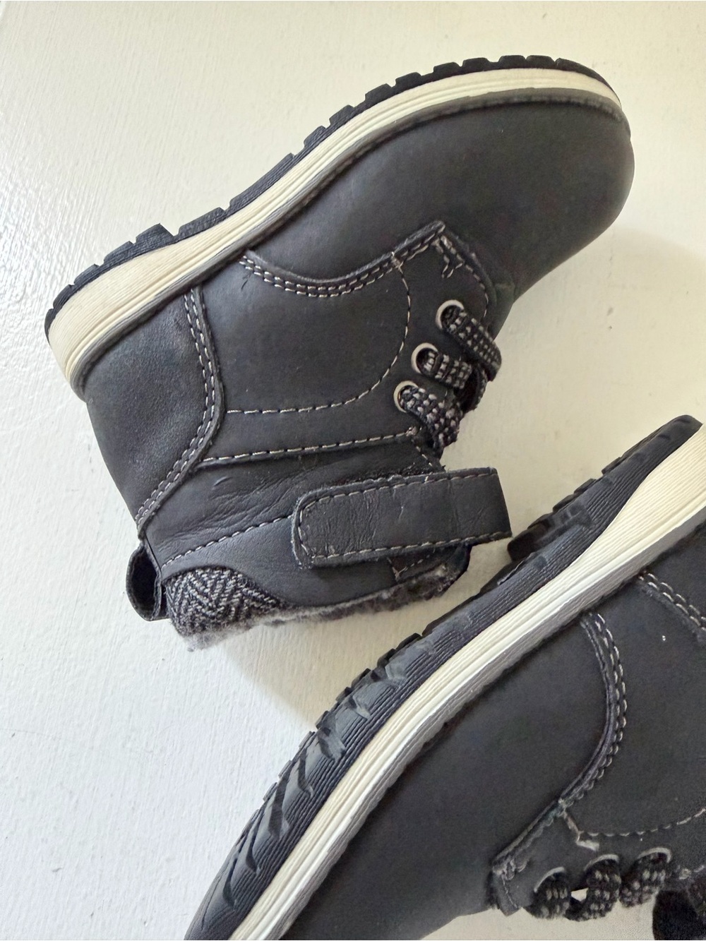 Preloved Toddler Boys Boots Size 7M - Picture 2 of 3